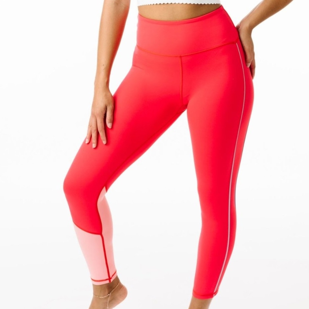 Pink High-Waisted Leggings for Active Wear